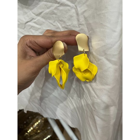 Yellow earrings flower earrings yellow petal earrings , acrylic yellow rose - Picture 4 of 6